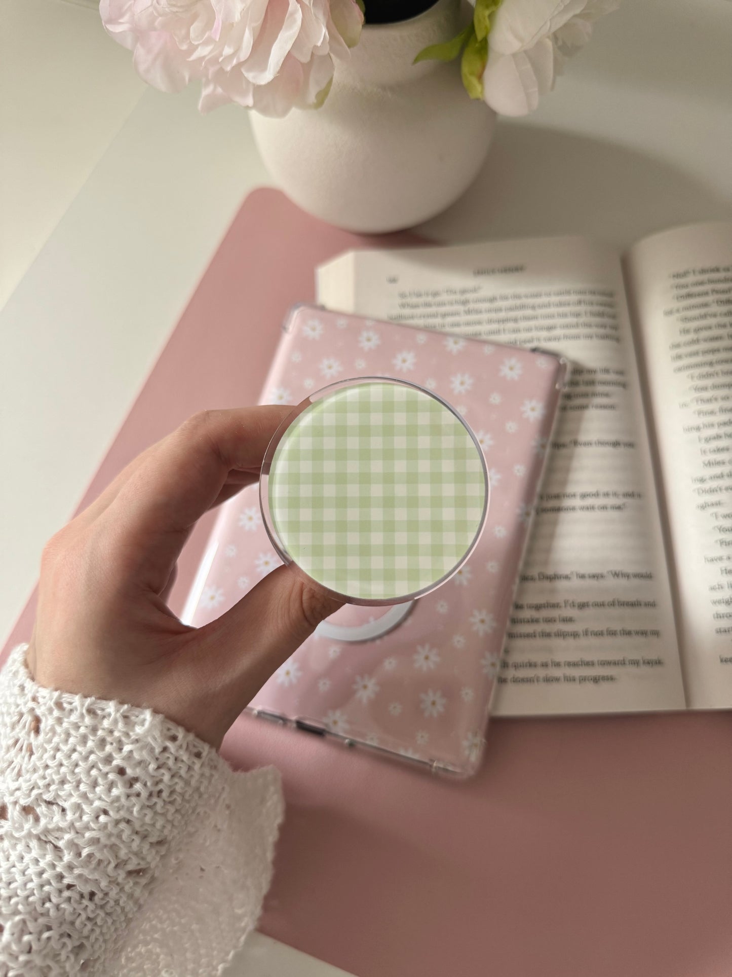 Green Gingham Magnetic Grip